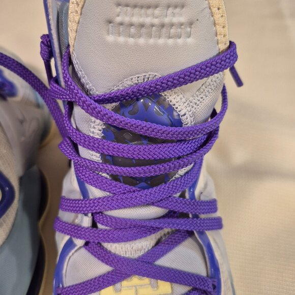 Nike Youth basketball sneakers - Picture 8 of 13